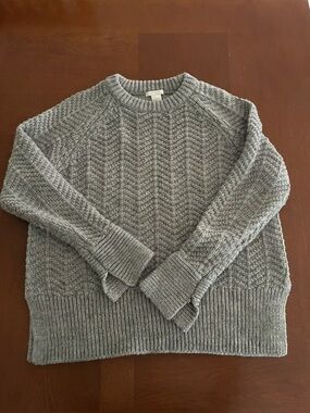H&M light green, soft, comfortable sweater. Oversize small.